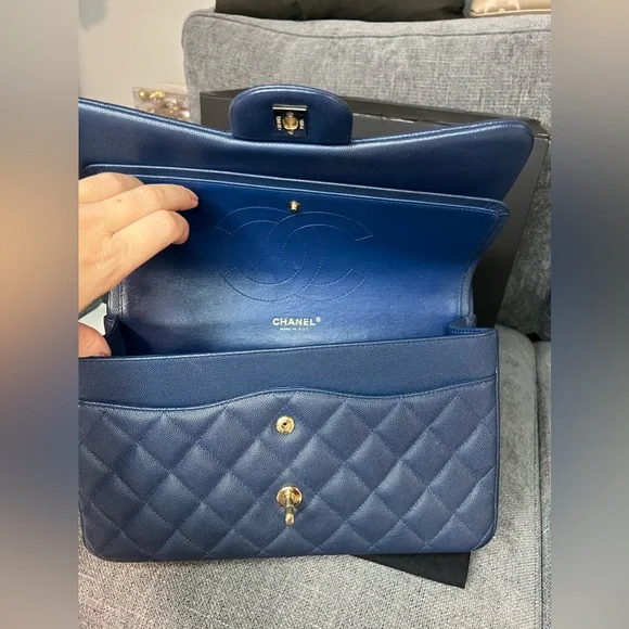 CHANEL classic double flap JUMBO caviar NAVY leather bag - Picture 6 of 16